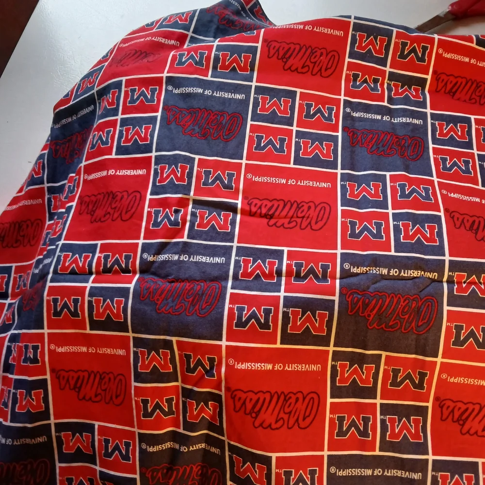 University Of Mississippi Ole Miss Red/blue Table Cloth 27x40